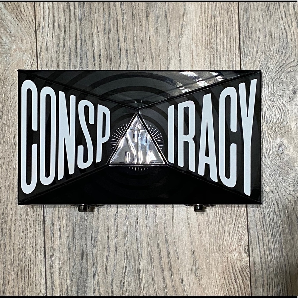 Jeffree Star x Shane Dawson Conspiracy Palette